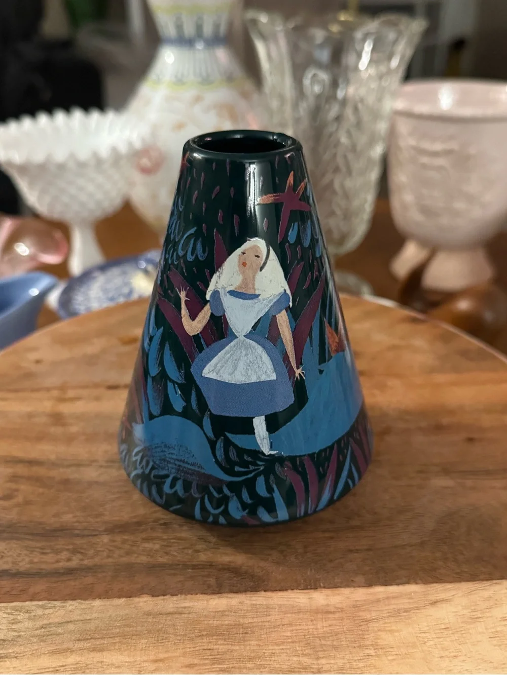 ✨Disney Alice in Wonderland 70th anniversary vase✨